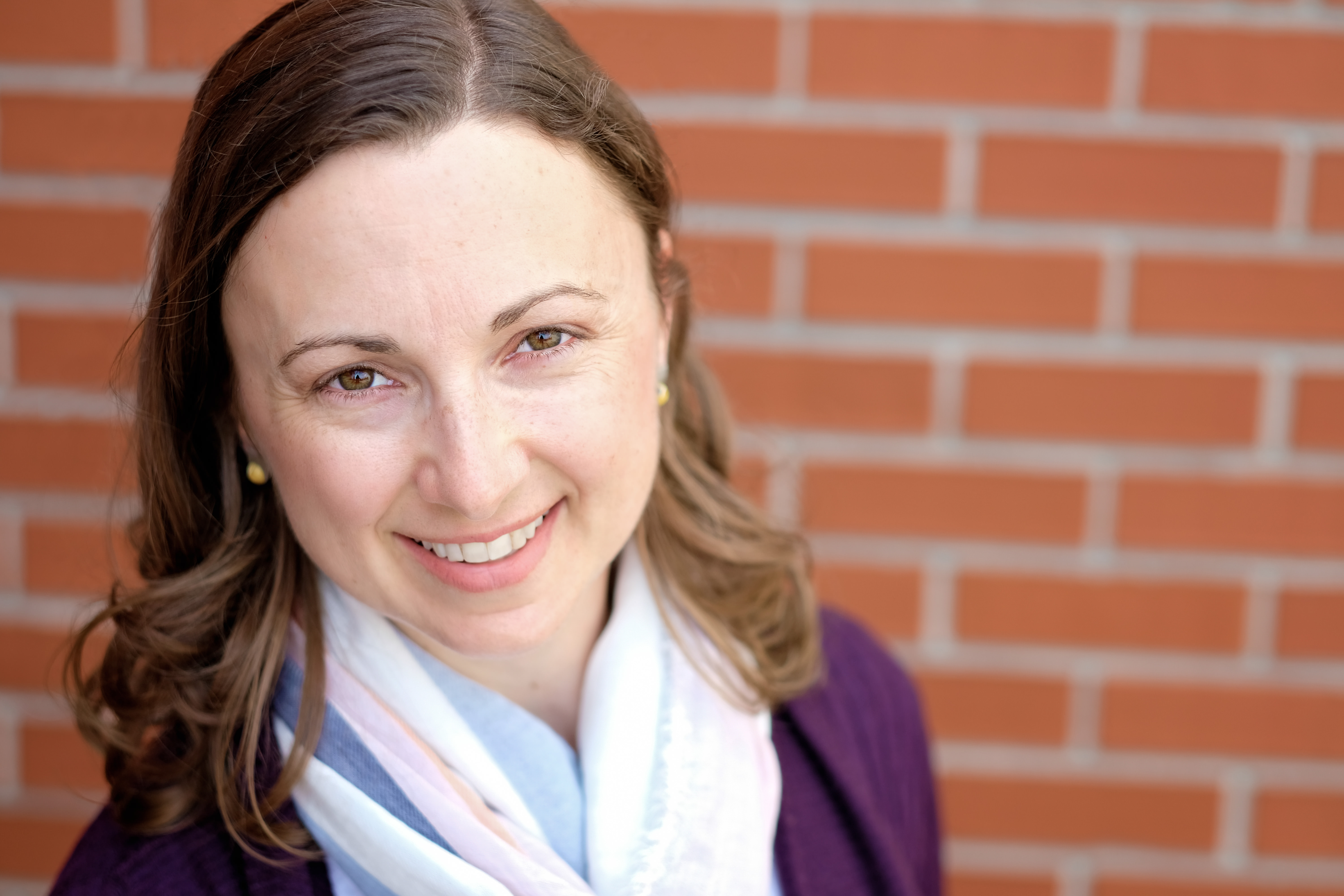 Headshot of Canadian writer Lori Wolf-Heffner
